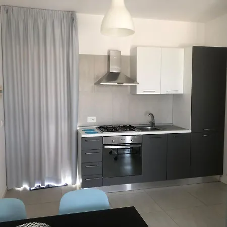 Martorana, E Short Let's 4*