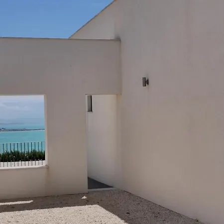 Martorana, E Short Let's Porto Empedocle