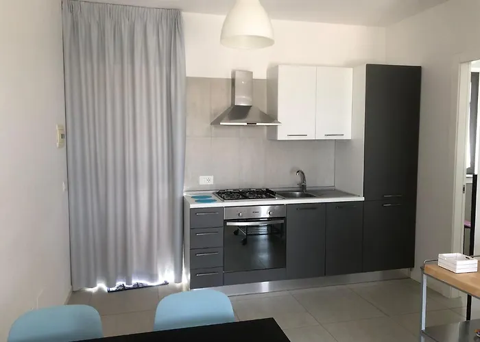 Martorana, E Short Let's 4*