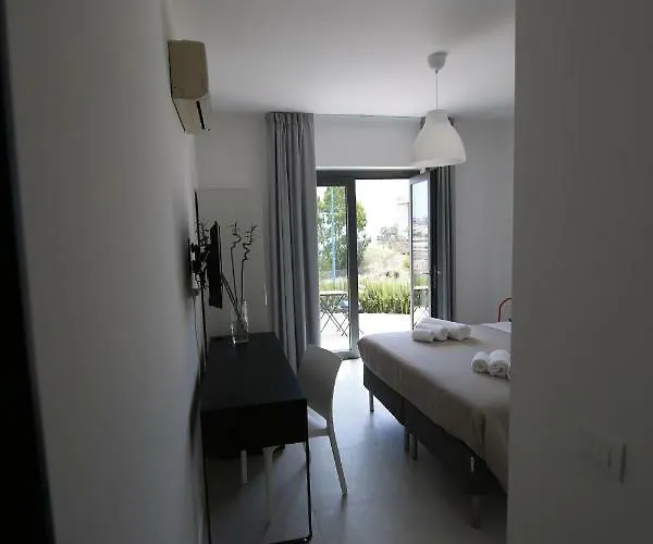 Martorana, E Short Let's Porto Empedocle