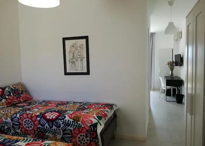 Martorana, E Short Let's 4*